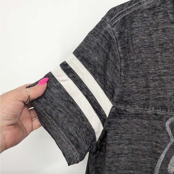 Massimo women’s gray Henley T-shirt with Rolling Stones graphic Size medium - Picture 3 of 7